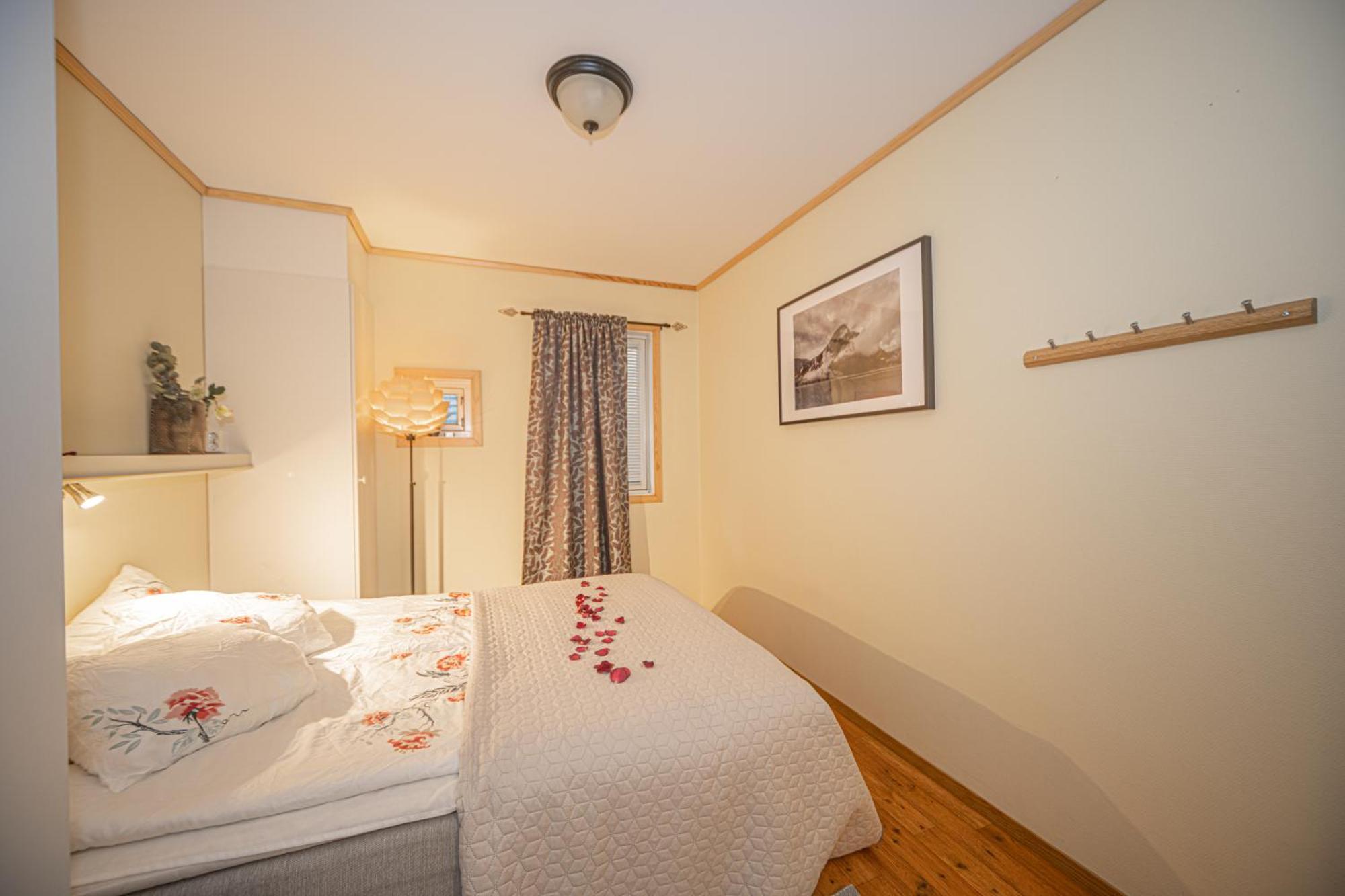 Supersentral 3-Roms Leilighet Med Parkering I Garasje Haugesund Buitenkant foto
