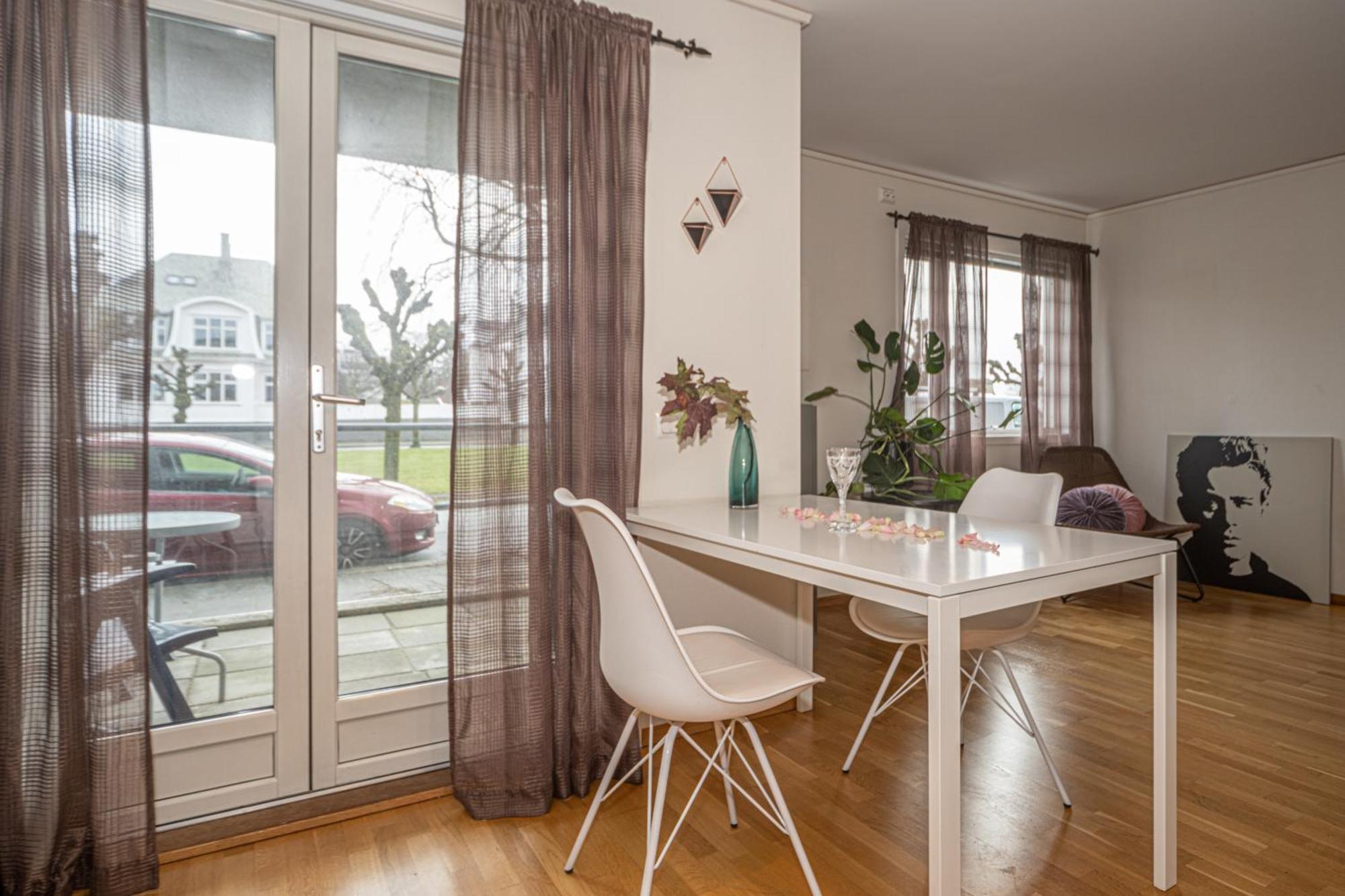 Supersentral 3-Roms Leilighet Med Parkering I Garasje Haugesund Buitenkant foto